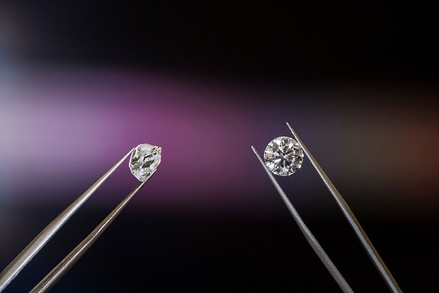 Diamond Detectives: Solving the Mystery of Diamond Worth